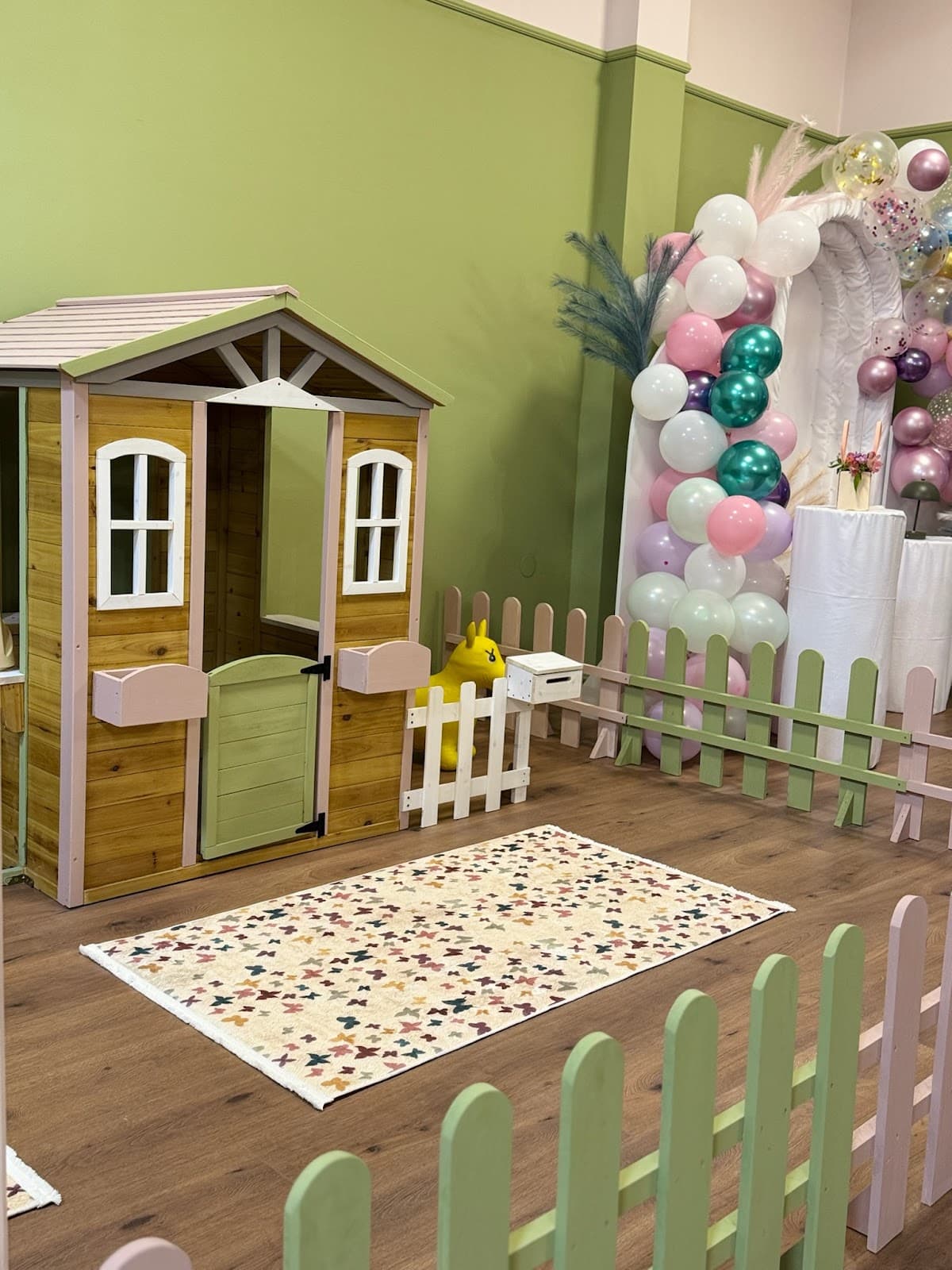 Детски парти център Neverland 4
