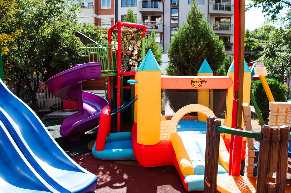 Детски парти център SugarLand Kids - 1